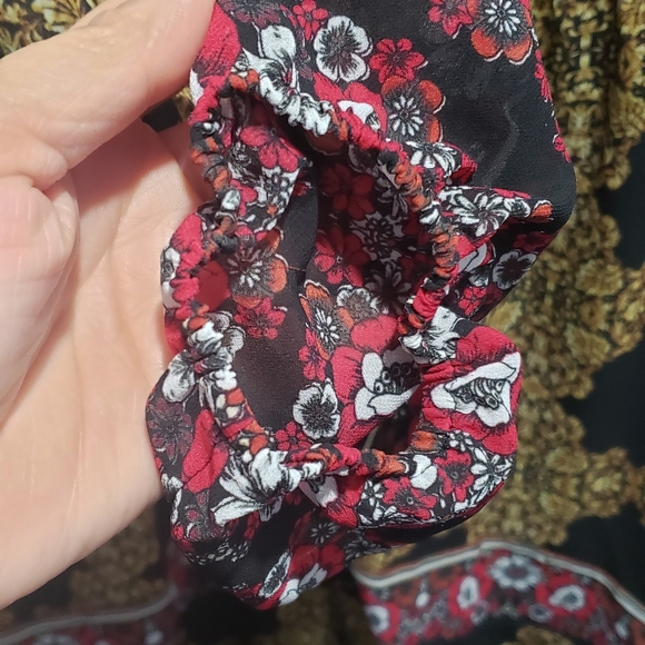 Guess Olena Medallion-Print A-Line Dress - Picture 4 of 7